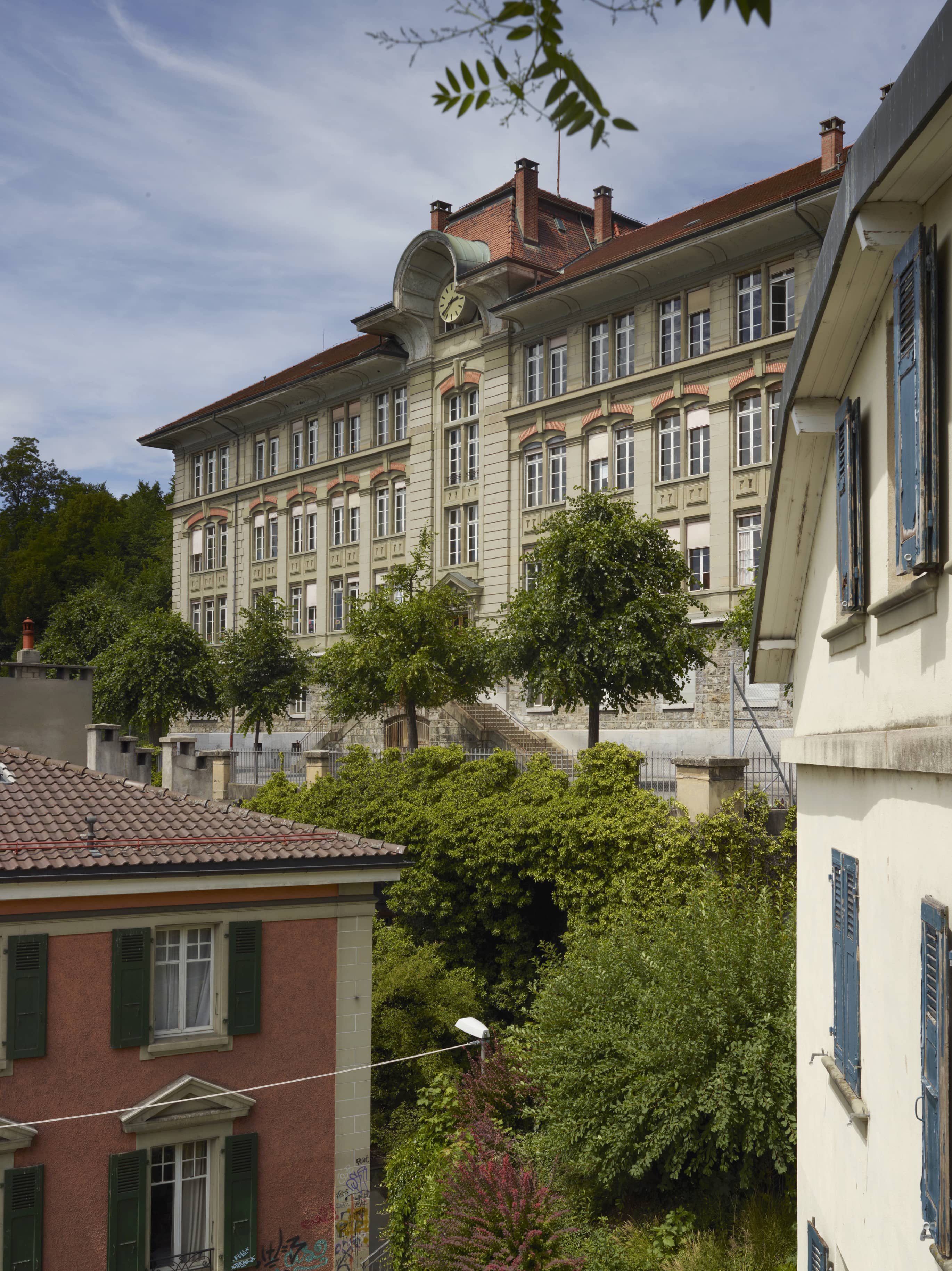 L'école primaire de la Barre, le premier bâtiment scolaire construit par Charles-François Bonjour à Lausanne, avec Charles Borgeaud, 1897-1902