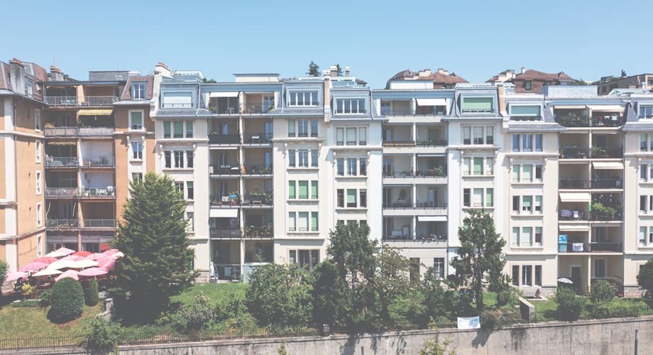 Avenue Louis-Ruchonnet à Lausanne. Realstone a installé sur deux immeubles une centrale photovoltaïque qui devrait couvrir les besoins de 21 ménages.