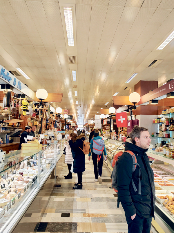 Ce marché regroupe désormais 23 commerçants et emploie près de 100 personnes