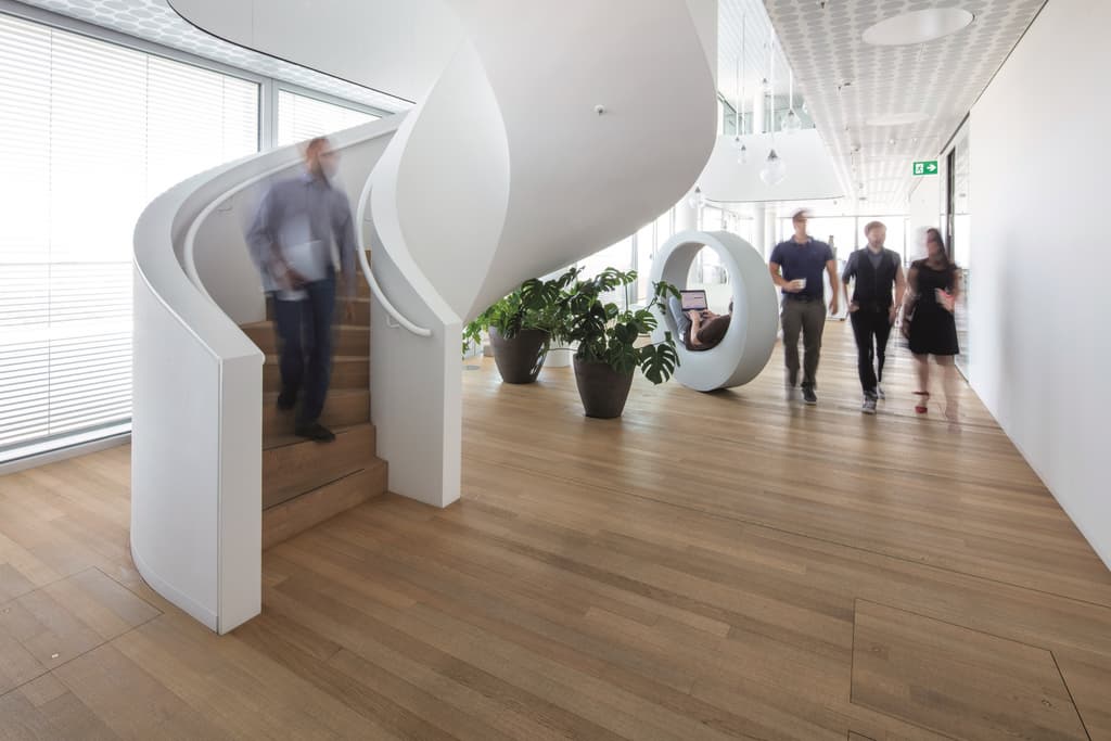 Un escalier en colimaçon pour les employés de la tour.