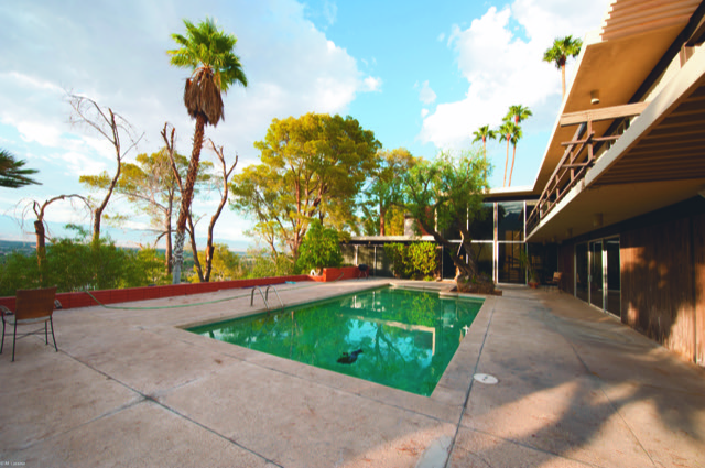 Villa de Steve McQueen conçue par l’architecte californien, Hugh Kaptur en 1964. Agé de 92 ans, il vit à Palm Springs. Il a son étoile sur the « Walk of the Stars » incrusté sur le trottoir de la ville (pas à Hollywood)