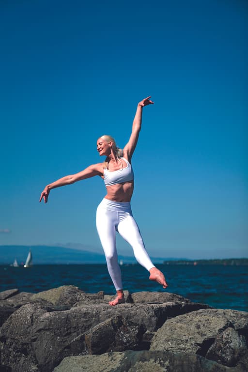 Kyra Chlebowski, danseuse professionnelle, propose une technique unique alliant pilates, yoga et danse.