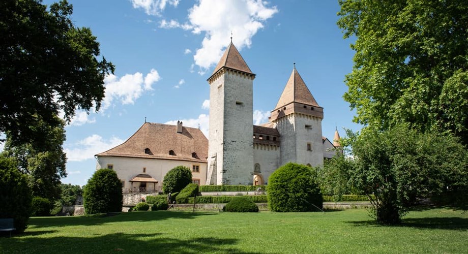 Vue extérieure du Château de La Sarraz.