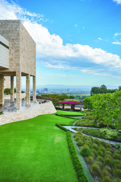 La construction du Centre Getty sur plus de 40 hectares de la colline de Brentwood a duré 10 ans et a coûté plus d'un milliard de dollars