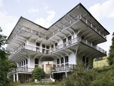 L’état de dégradation du manoir est aujourd’hui préoccupant et une restauration complète est nécessaire.