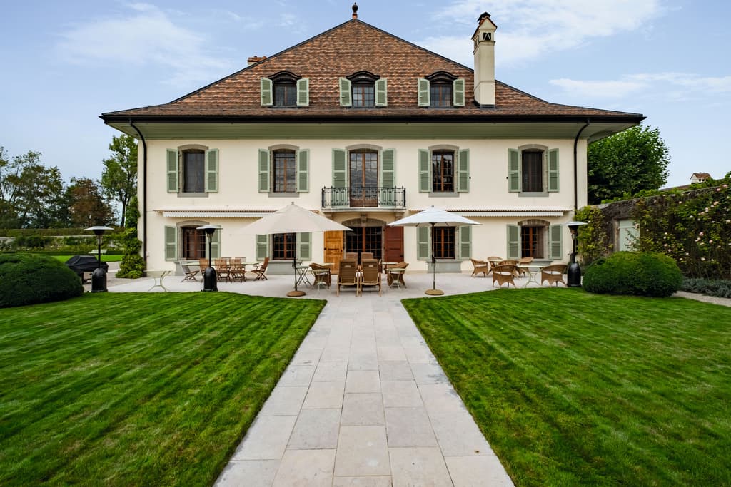 Le Domaine de Merlinge en impose dans la région de Meinier, sur la rive gauche genevoise.