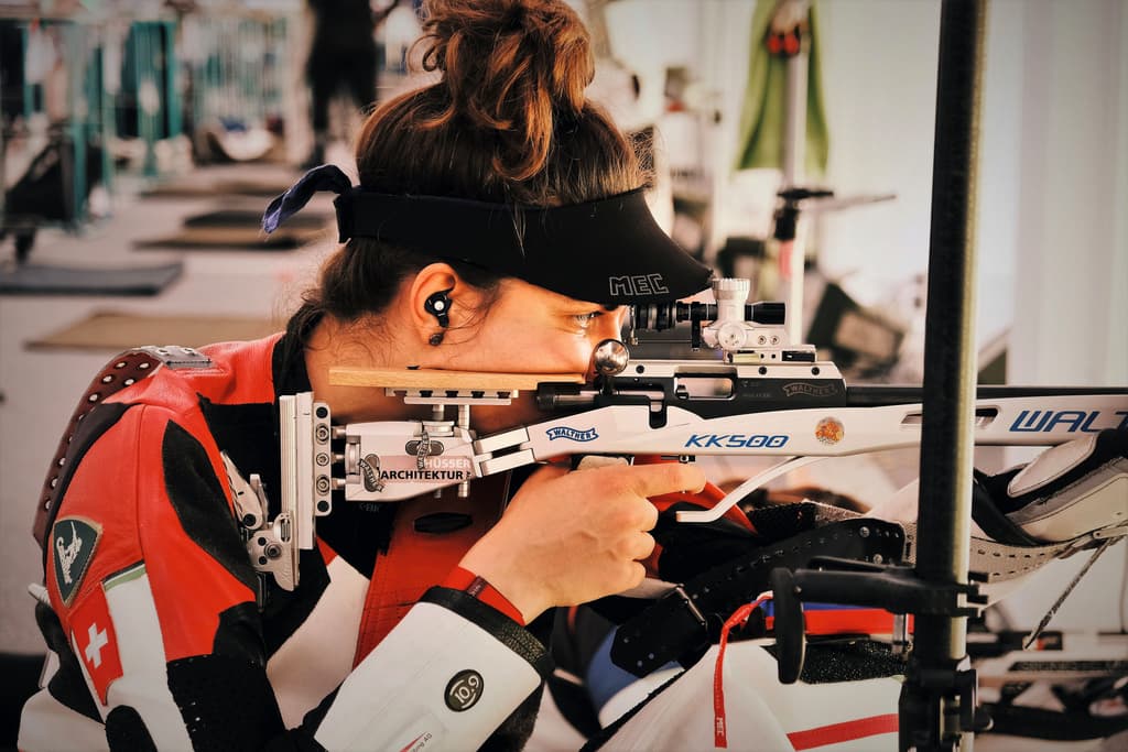 Avec ses 464,4 points au tir à la carabine 50 m à trois positions, Chiara Leone a battu un nouveau record olympique à Paris.